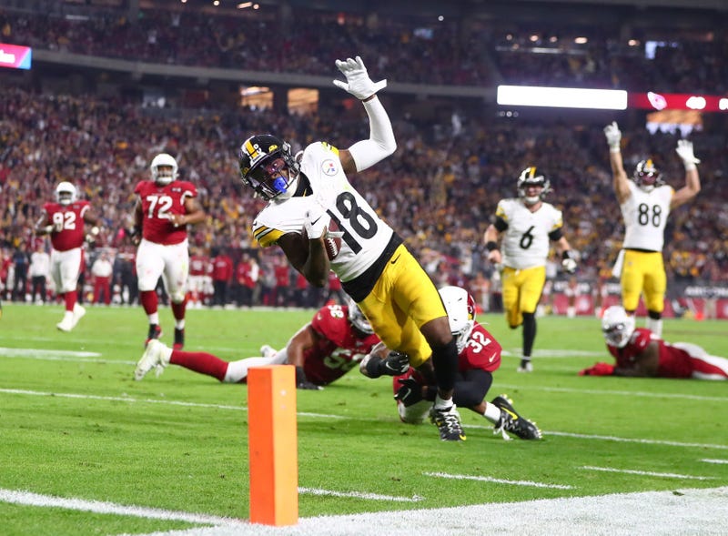 Pittsburgh Steelers wide receiver Diontae Johnson (18) against the Arizona Cardinals in the second half at State Farm Stadium.