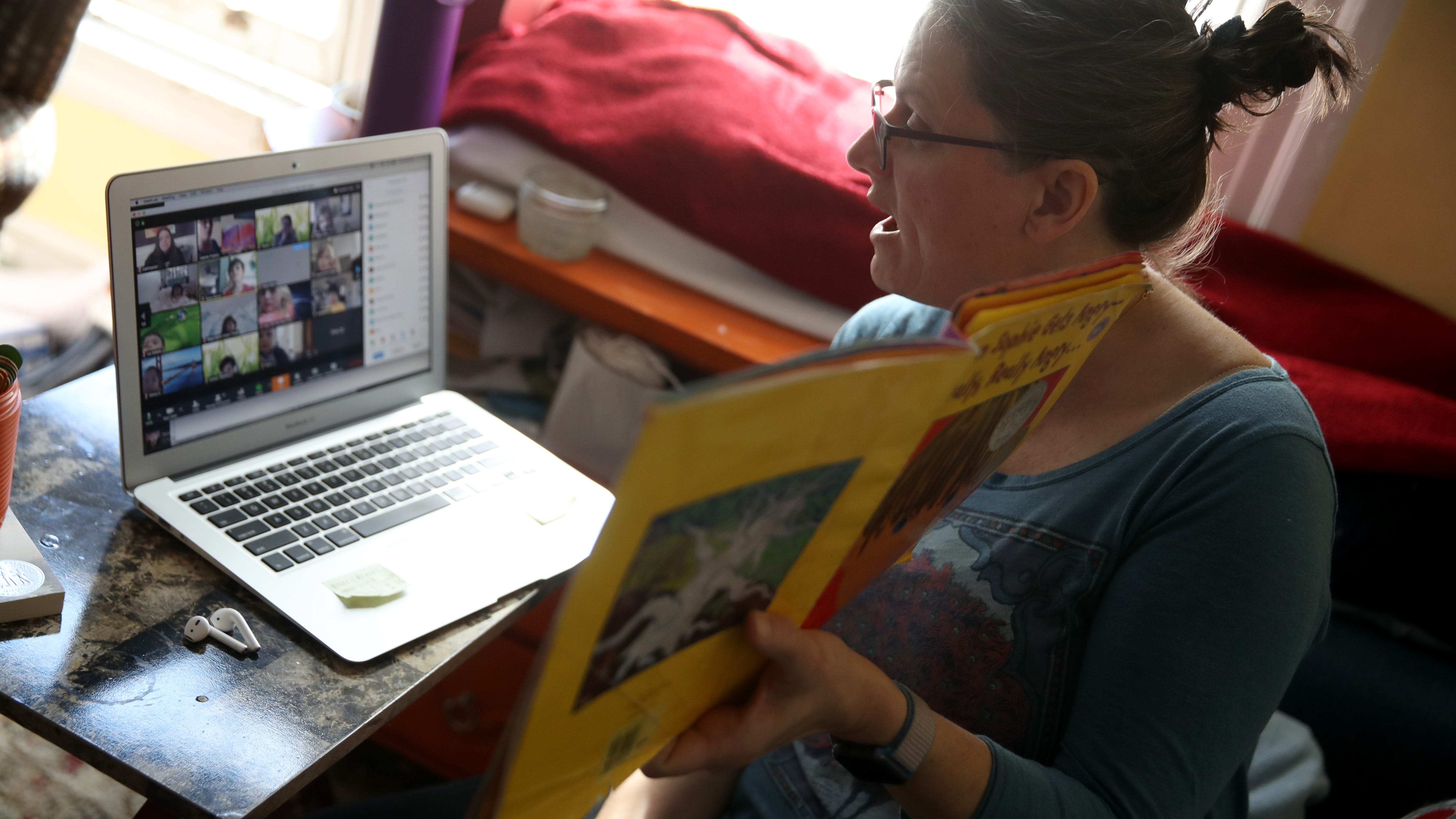 Teachers, districts struggle to adapt to distance learning