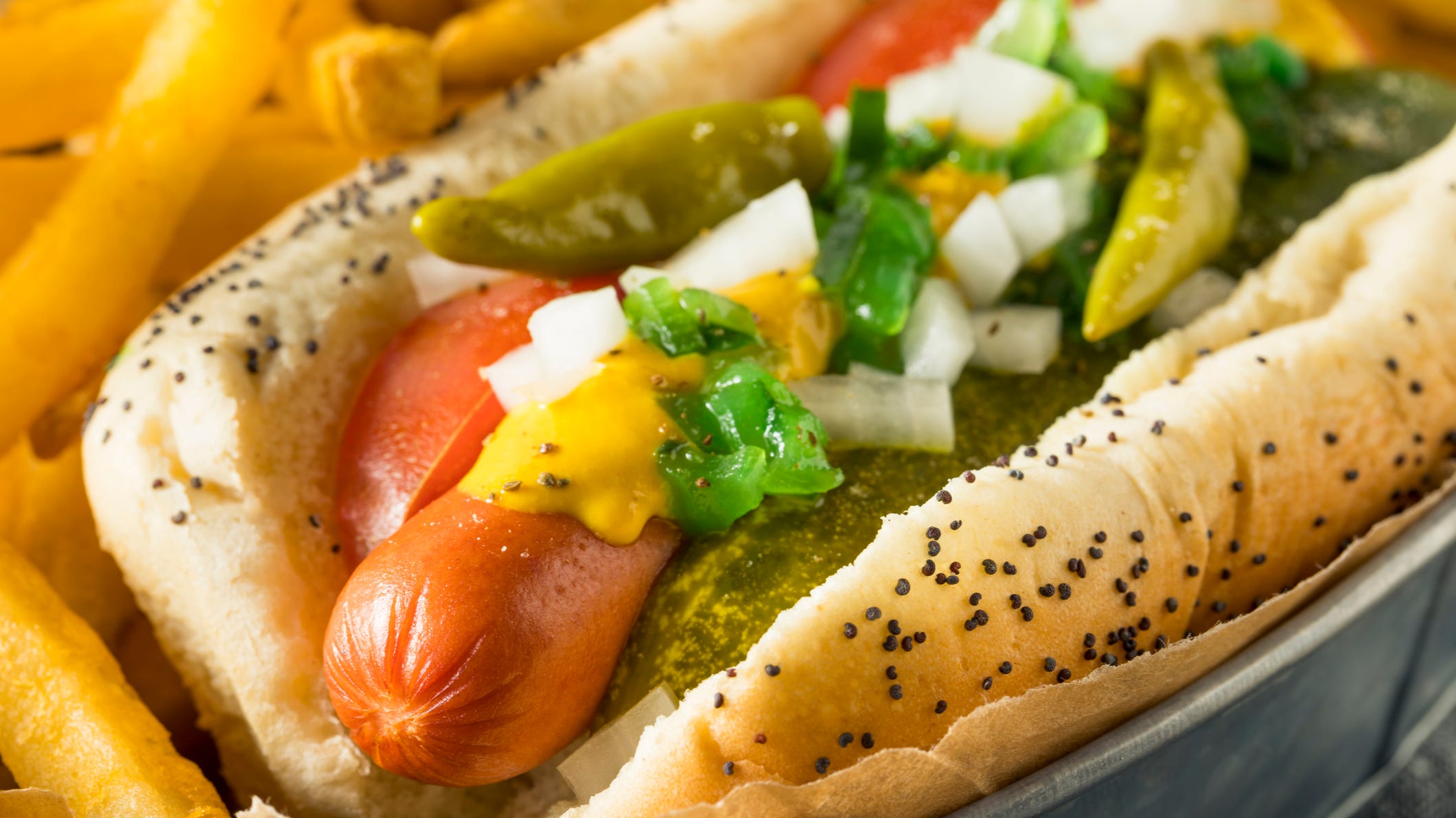 Pilsen hot dog joint reopens, alderman blasts city for mural dispute