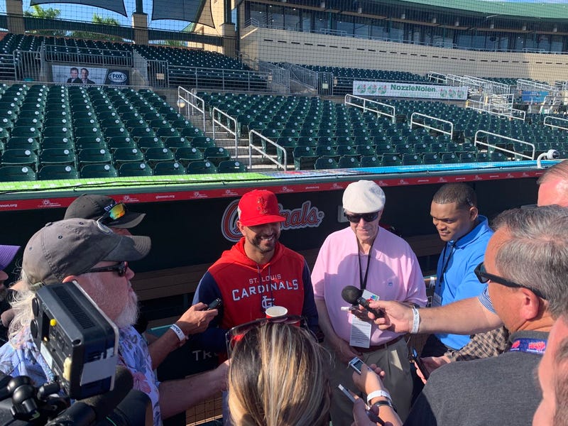 Cards skipper Oliver Marmol says Yadier Molina is expected to report to spring training Monday