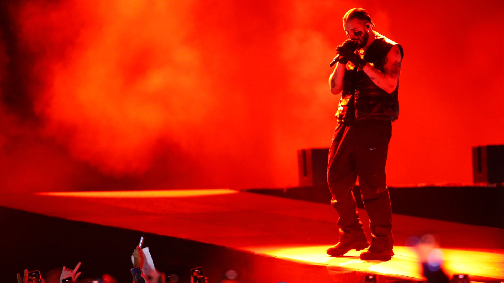 Let’s run through Drake's massive 48 song 'It's All A Blur' tour setlist