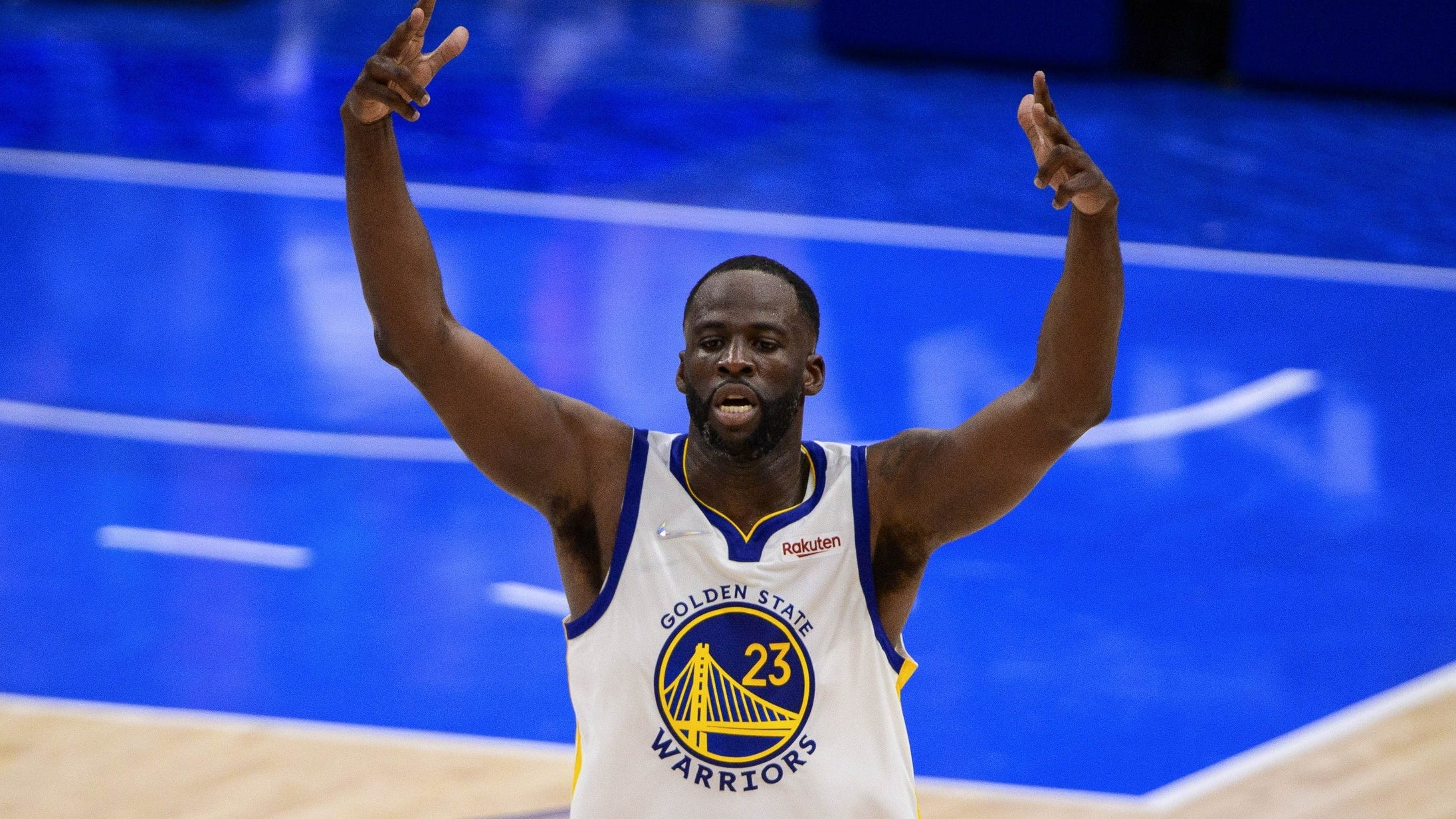 Deebo gets Draymond's jersey, meets Steph after Game 3 in Dallas