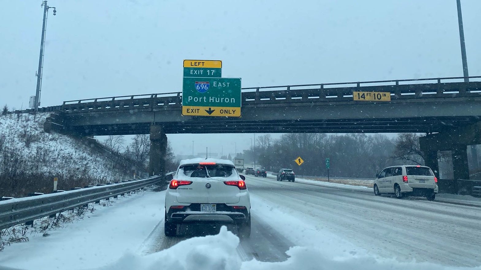 'It's really bad': Treacherous conditions in Metro Detroit as major storm dumps snow; 6-12 inches possible