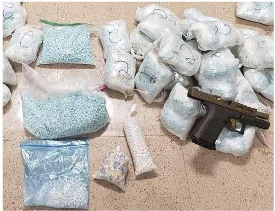 A recent drug investigation in Pasadena resulted in the seizure of more than 300,000 fentanyl pills, including a number of candy- colored tablets dubbed ``rainbow fentanyl,'' authorities said today.