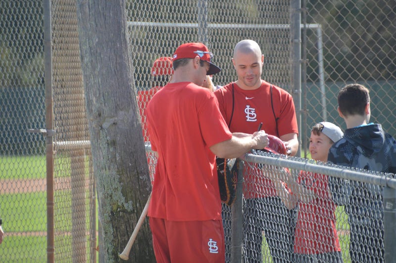 Paul Goldschmidt sings for young fan