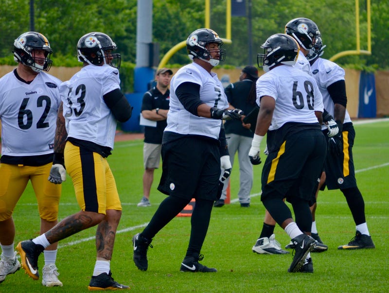 Steelers guard Ramon Foster at OTAs in 2019