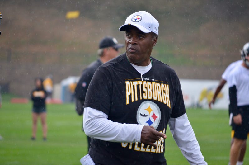 Steelers interim WR coach Ray Sherman at training camp in 2019