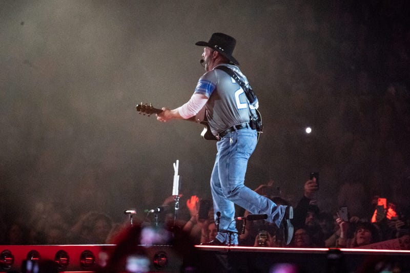 Garth Brooks gallery Ford Field 2020