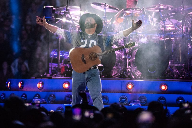 Garth Brooks gallery Ford Field 2020