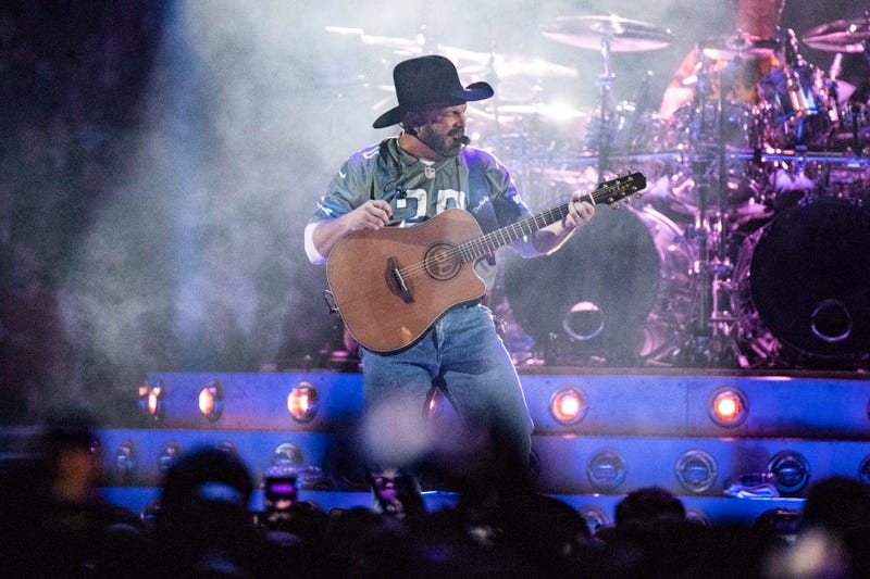 Garth Brooks gallery Ford Field 2020