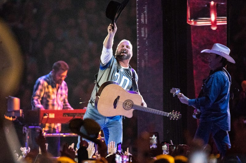 Garth Brooks gallery Ford Field 2020