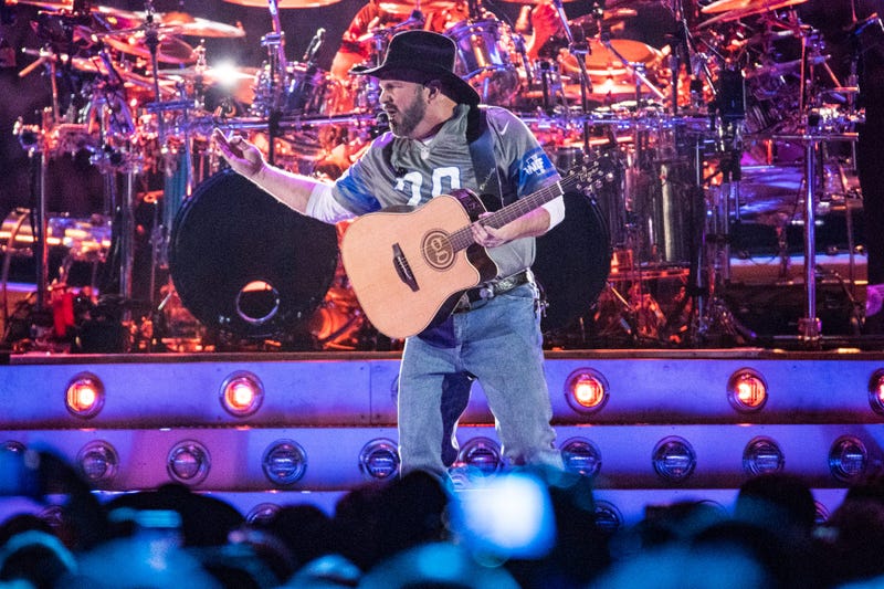 Garth Brooks gallery Ford Field 2020