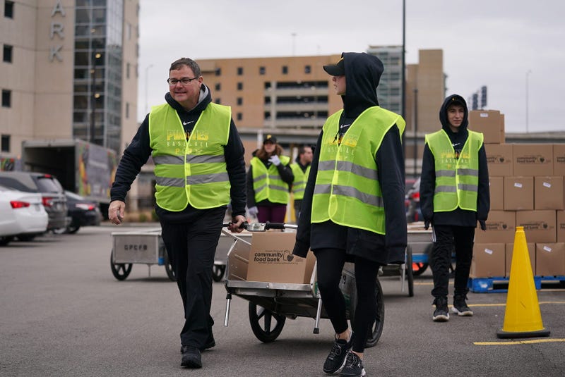 Volunteers from the Pittsburgh Pirates and Greater Community Food Bank