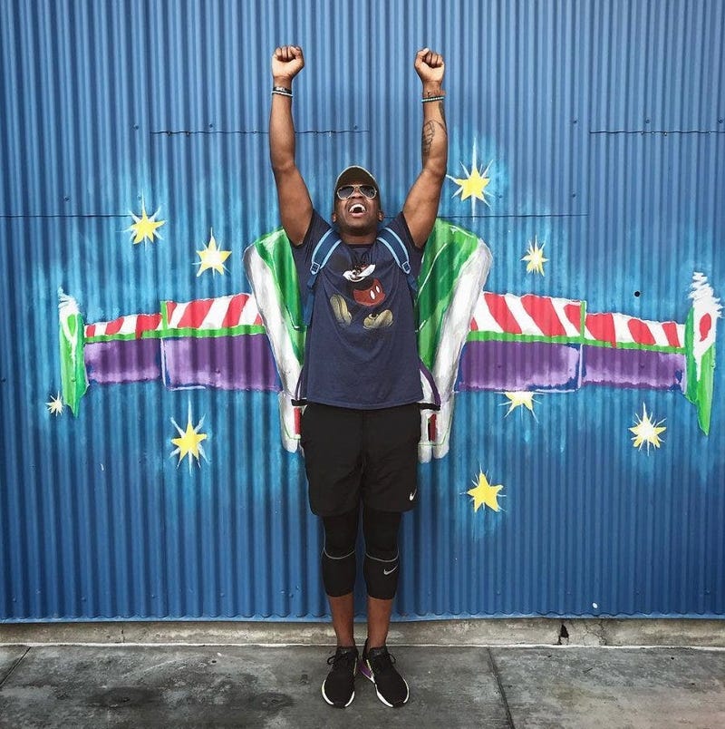 Jimmie Allen "To infinity and beyond"