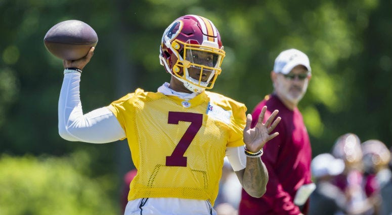 Dwayne Haskins makes a throw at Redskins minicamp. 