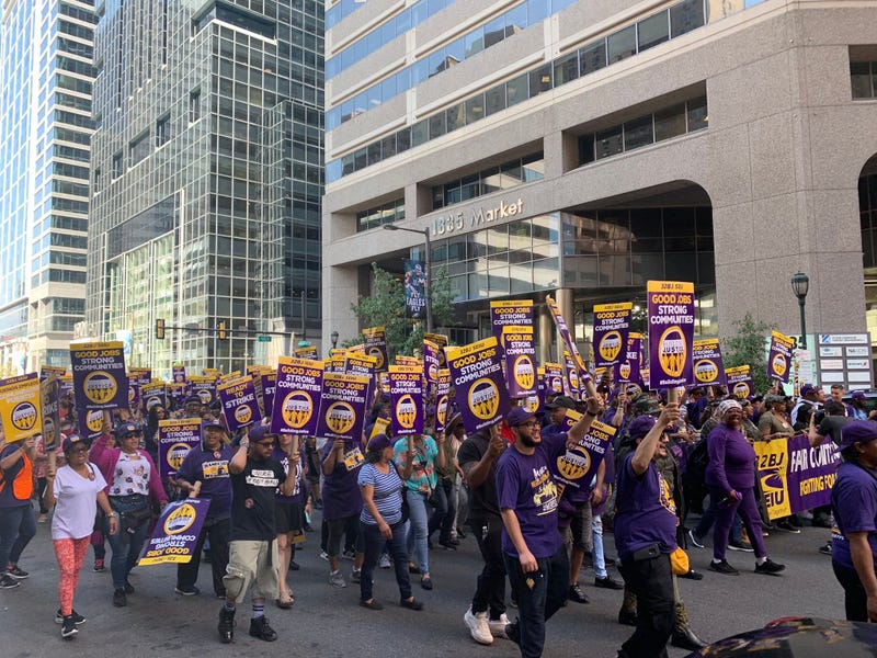 32BJ SEIU service workers rally