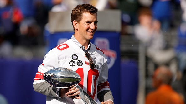 Eli Manning roasts Robert Kraft that Patriots would have 10 Super Bowls if not for Mannings