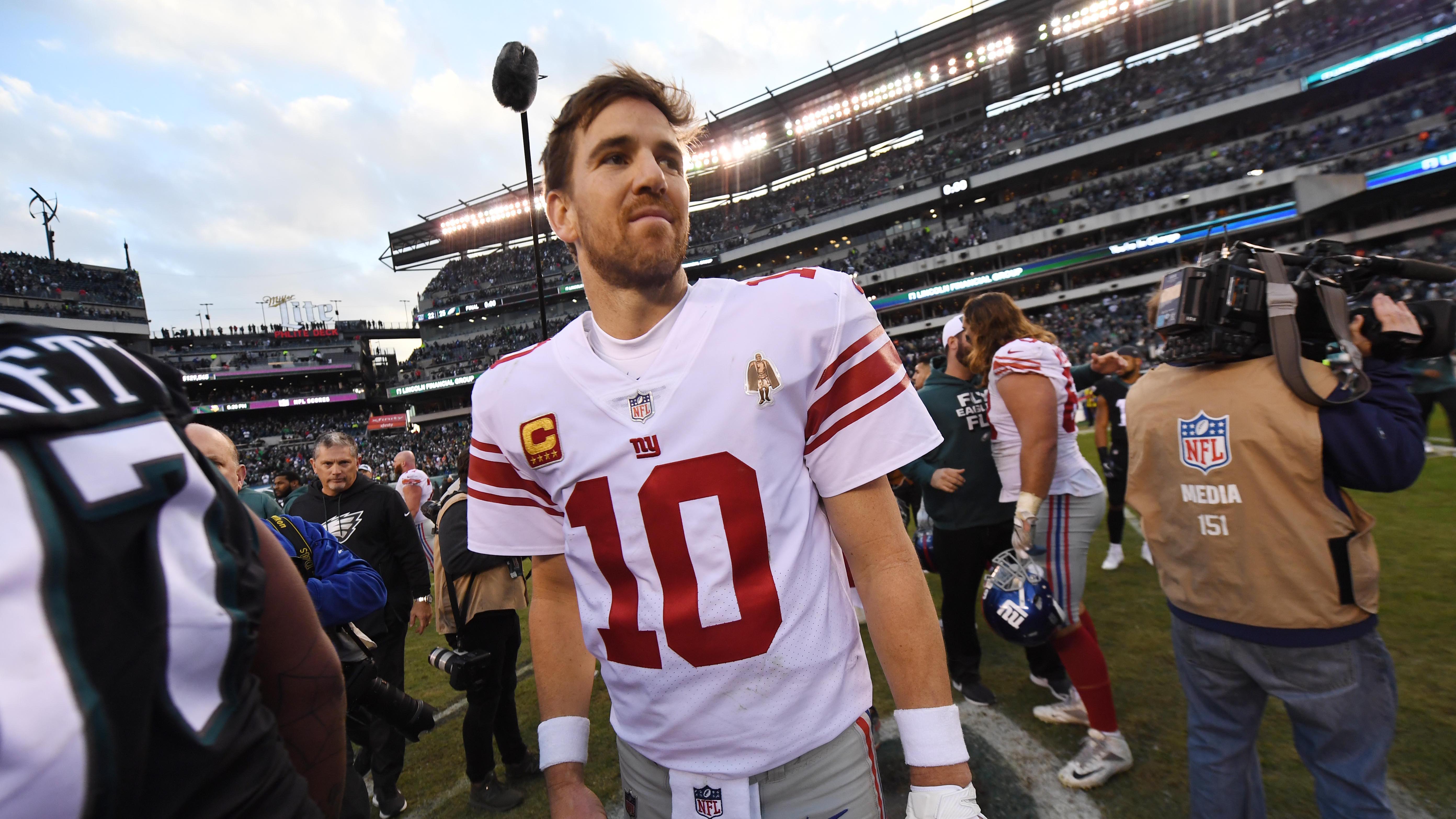 Eli Manning shares Eagles fan giving double bird to camera: 'I told you so!!!'