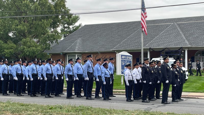 Dozens of officers conducted a Commander's March, following fallen officer Jaime Roman’s family into Givnish Funeral Home in Northeast Philly on Wednesday evening.
