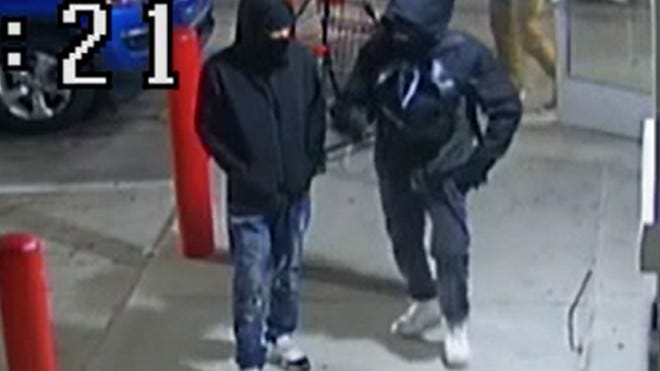 Detroit Family Dollar employee shot after telling robbers he couldn't open cash register; 2 suspects at large
