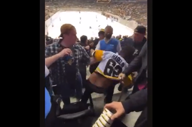 Officer ends fight at Penguins game