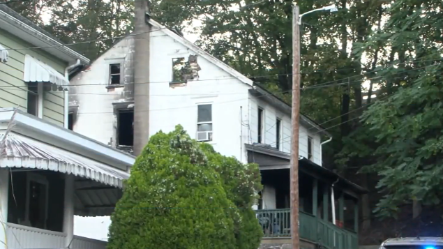 Woman, 4 children killed in Poconos house fire