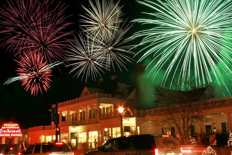 Zehnder's Snowfest Fireworks
