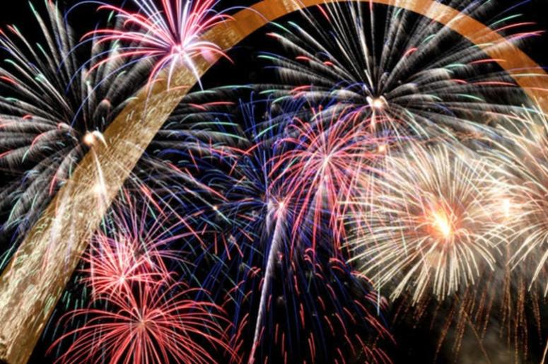 fireworks at Gateway Arch in St. Louis