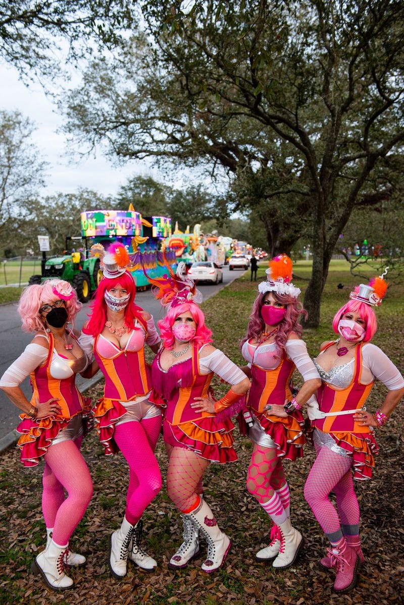 Float in the Oaks