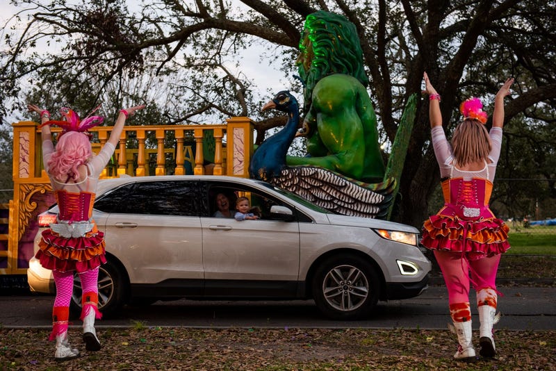 FLoats in the Oaks