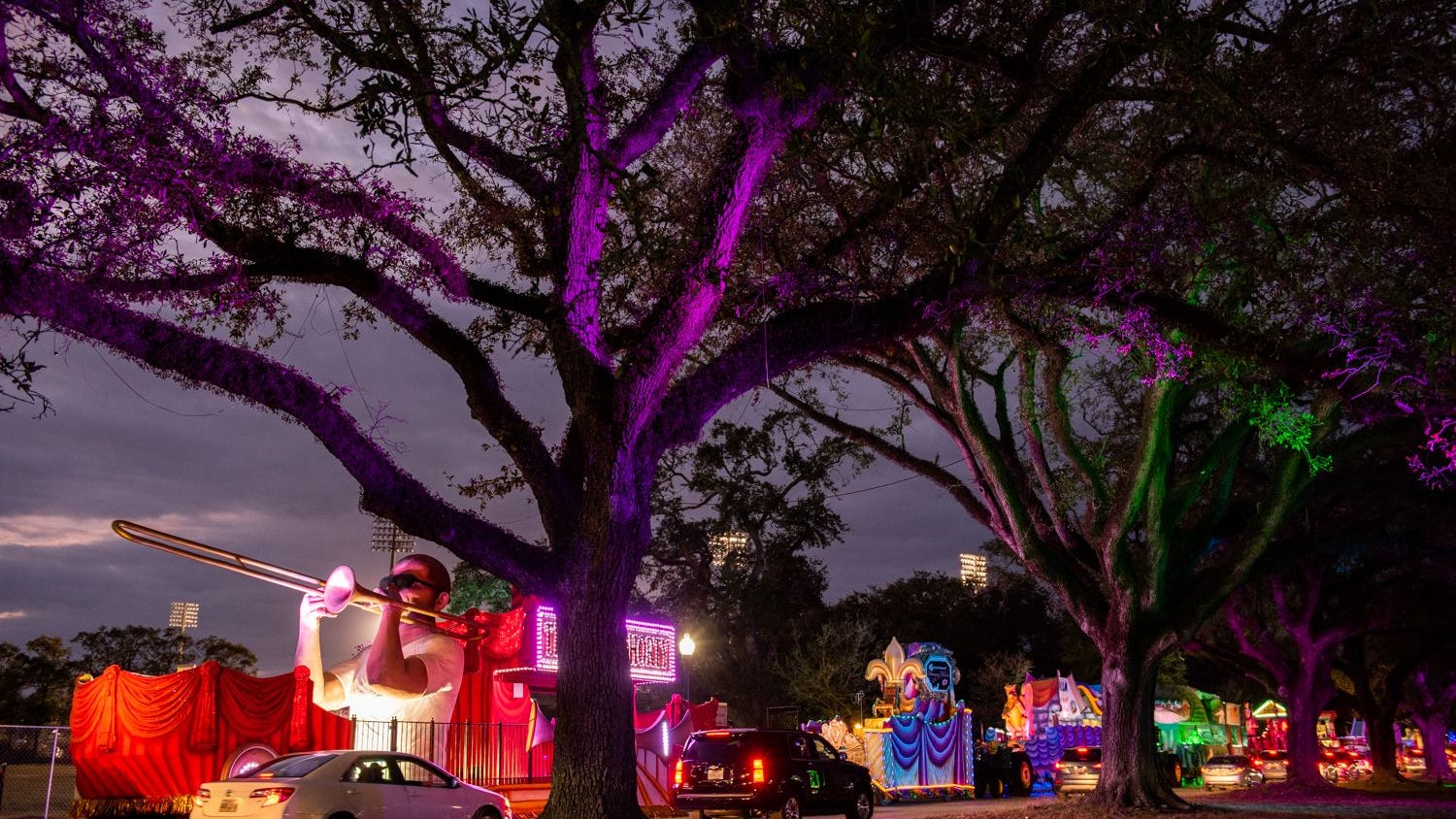 Photos: Floats in the Oaks