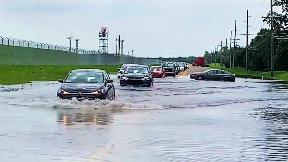 Major flooding at Detroit Metro Airport leaves McNamara Terminal inaccessible, travelers stranded on Thursday