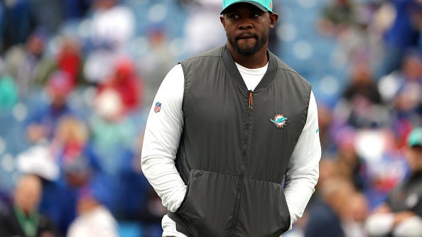 Brian Flores reportedly still considered finalist for Texans job despite lawsuit