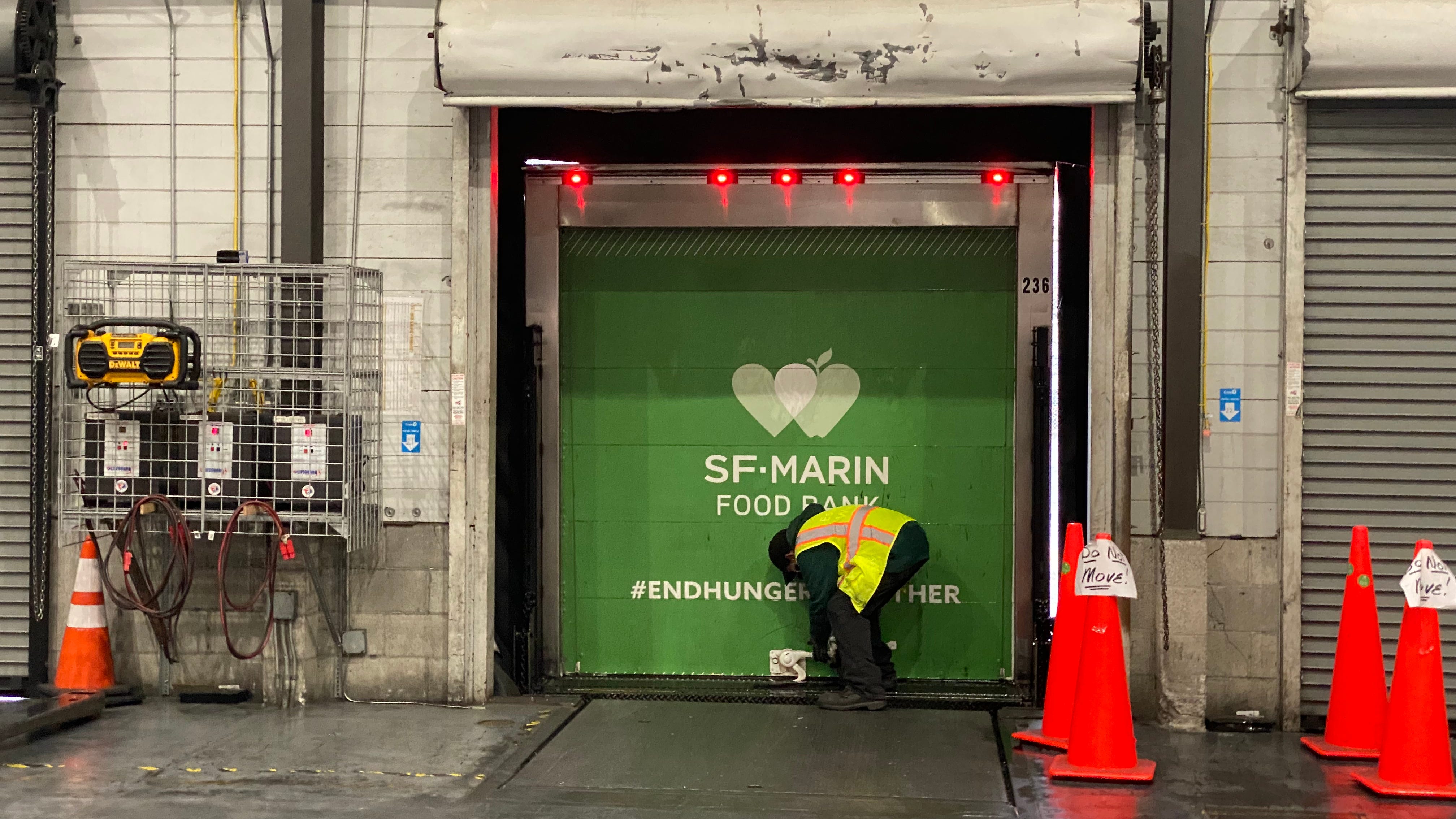 Supply chain crunch squeezes food banks, nonprofits ahead of Thanksgiving