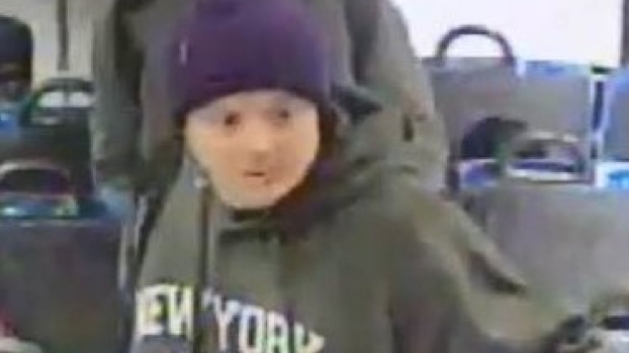 Perv last seen fleeing SI bus after grabbing woman's backside: police