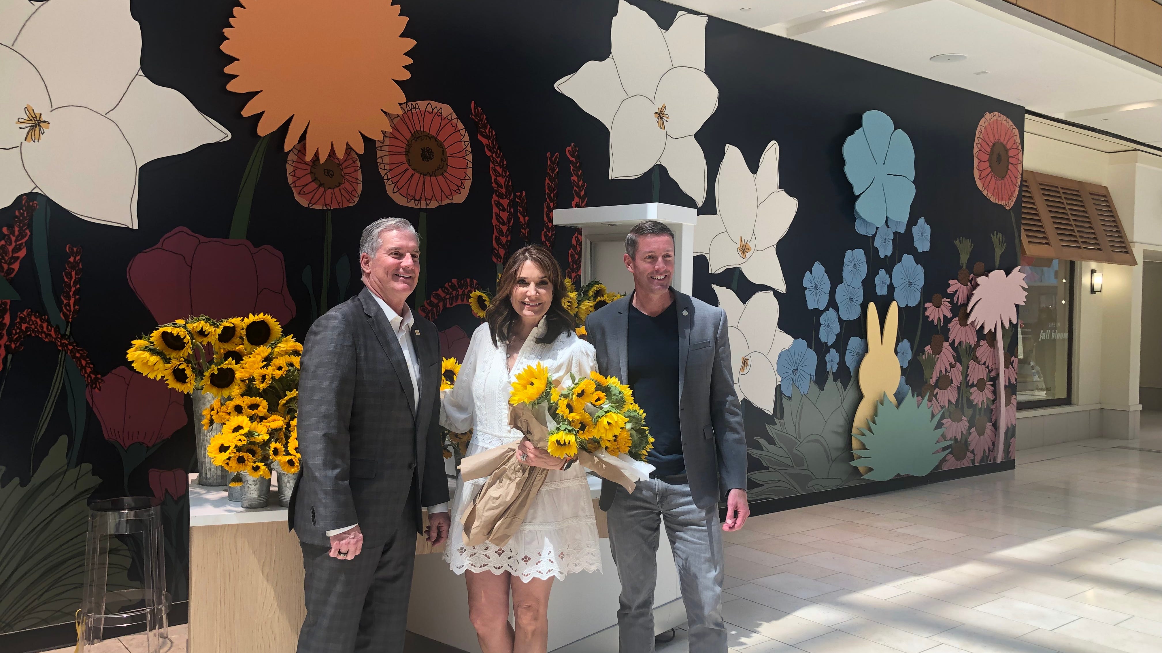 Galleria selling sunflowers to help children in Ukraine