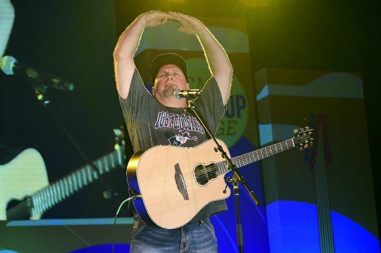 Garth Brooks. 2018 CMA Fest Infinity Fan Fair X