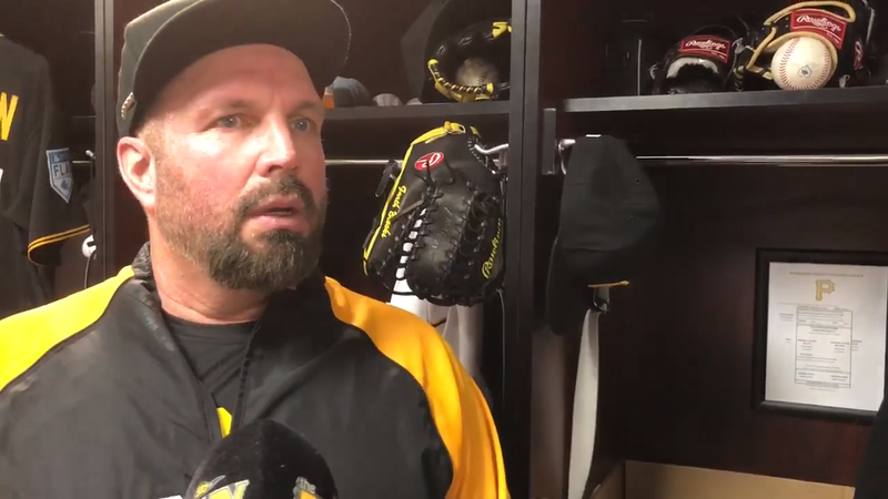 Garth Brooks reports to Spring Training for his Teammates for Kids charity.