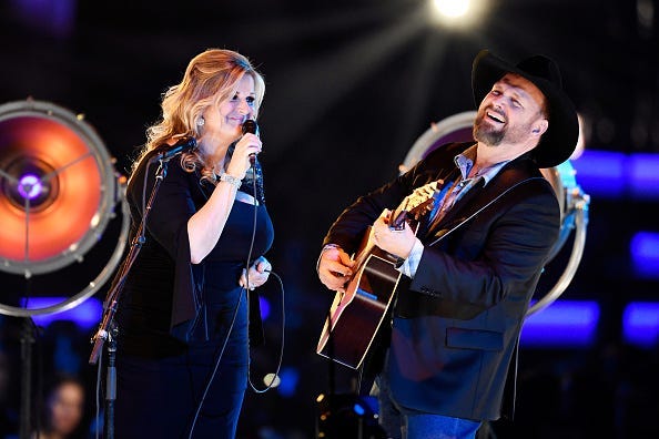 Garth Brooks, Trisha Yearwood, Facebook Live, Cover, Shallow