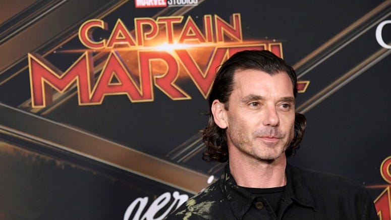 Bush frontman Gavin Rossdale shows off physique in shirtless tennis photo