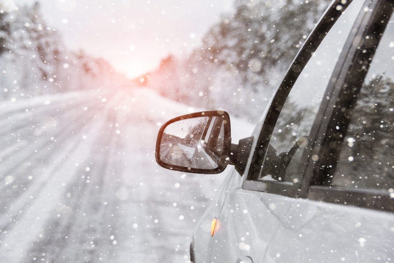 winter-driving-GettyImages-1062870860.jpg