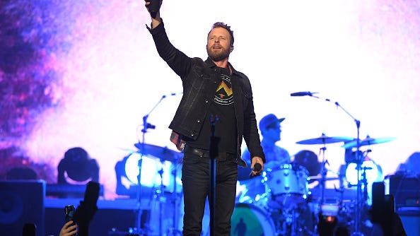Dierks Bentley Pledges to Pay Employees as Nashville Bar Closes Amid Outbreak