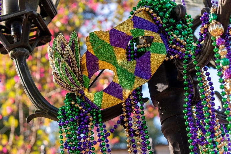 Krewe of Kings Member provides floats for patients from Children's Hospital