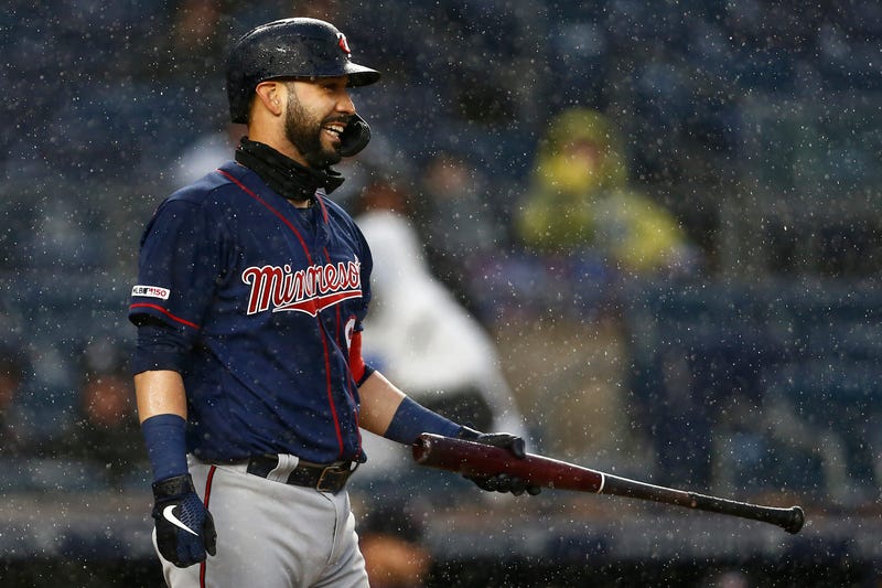 Marwin Gonzalez comes up empty in the rain