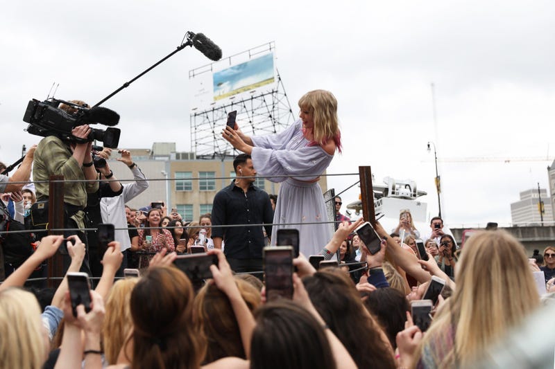 Taylor Swift Surprises Fans At New Kelsey Montague "What Lifts You Up" Mural In Nashville