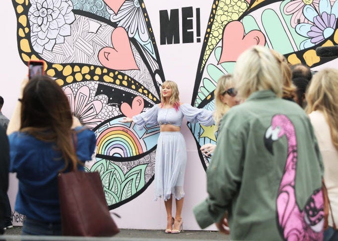 Taylor Swift Surprises Fans At New Kelsey Montague "What Lifts You Up" Mural In Nashville