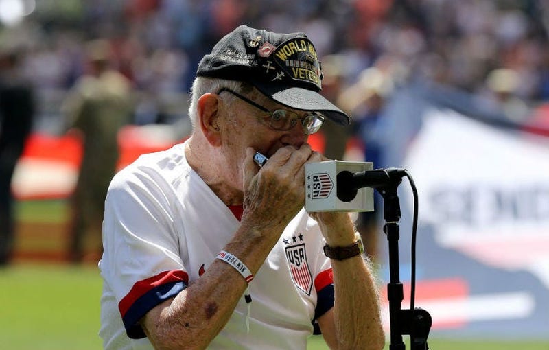 96-year-old WWII veteran Pete DuPré performed national anthem on the hermonica before USWNT vs. Mexico.
