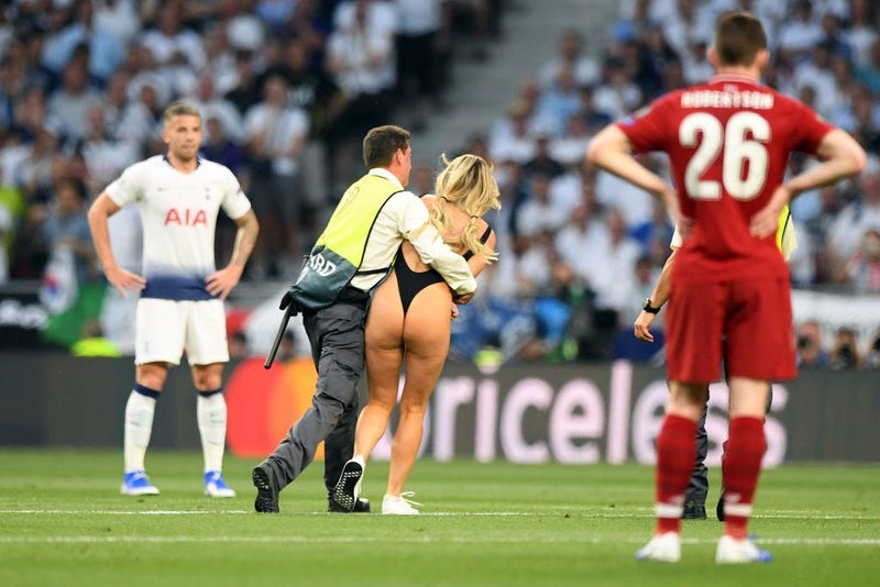 Kinsey Wolanski, Streaking, Champions League