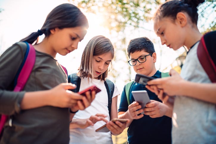 kids on phone