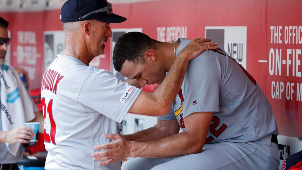 Cards pitching coach hit 2 holes-in-one before NLCS Game 3